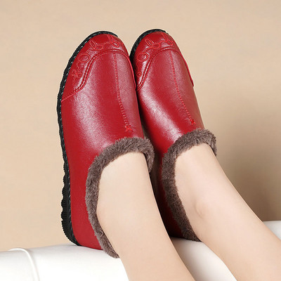 Γυναικεία μοκασίνια με κέντημα και φόδρα