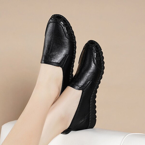 Γυναικεία μοκασίνια με κέντημα και φόδρα