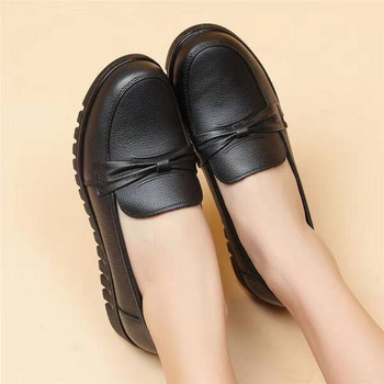 Γυναικεία μαύρα δερμάτινα loafers