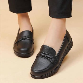 Γυναικεία μαύρα δερμάτινα loafers