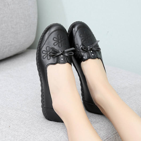 Sieviešu ikdienas apavi ar lenti un izšuvumiem