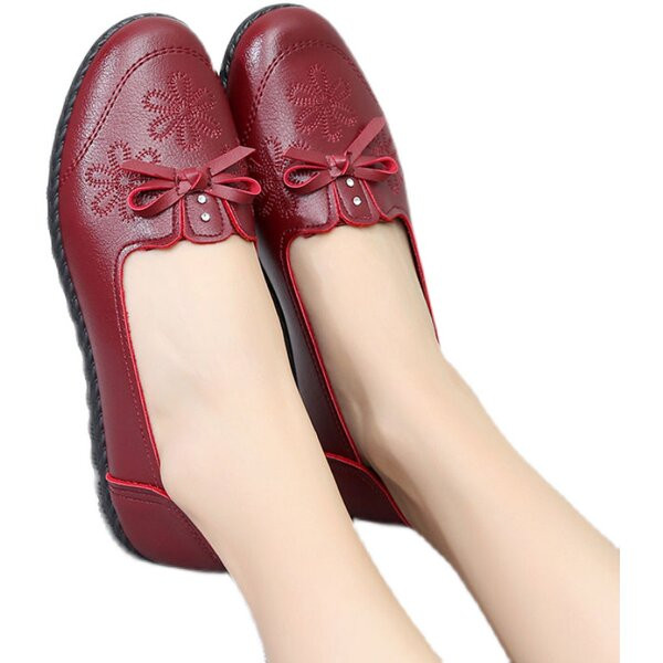 Sieviešu ikdienas apavi ar lenti un izšuvumiem