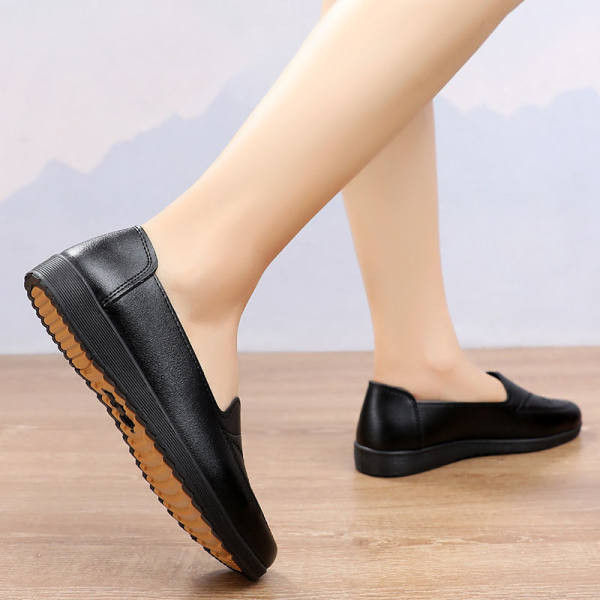 Sieviešu mokasīni - divās krāsās