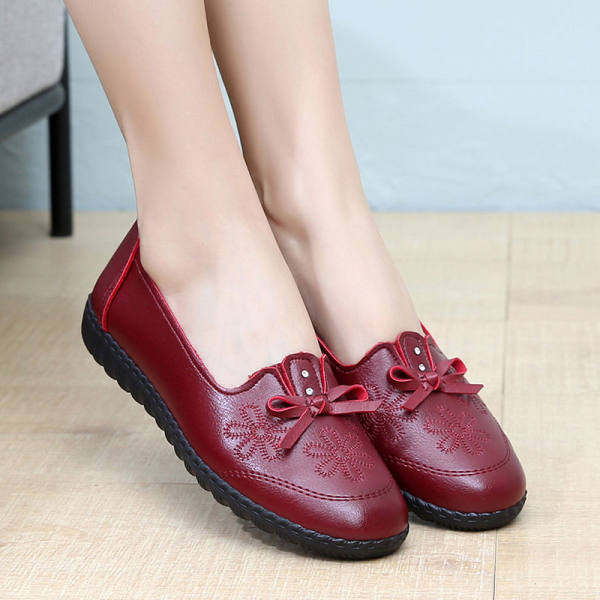 Női mokaszinok öko bőrből - hímzéssel