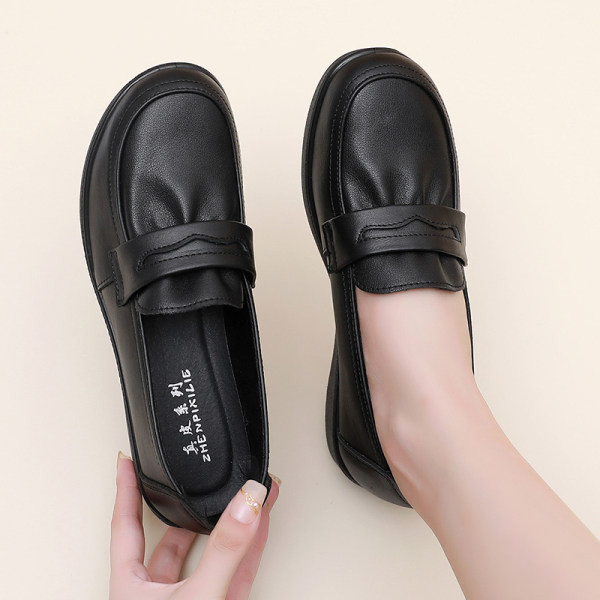 Női fekete bőr mokaszin