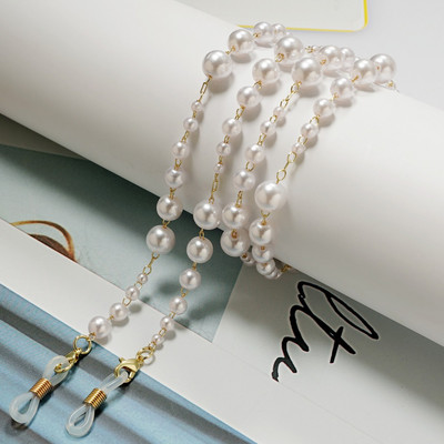 Szemüveglánc gyöngyökkel