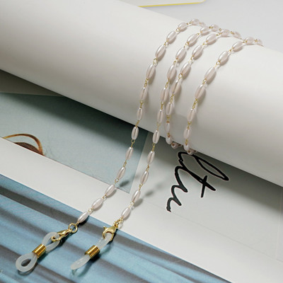 Szemüveglánc gyöngyökkel