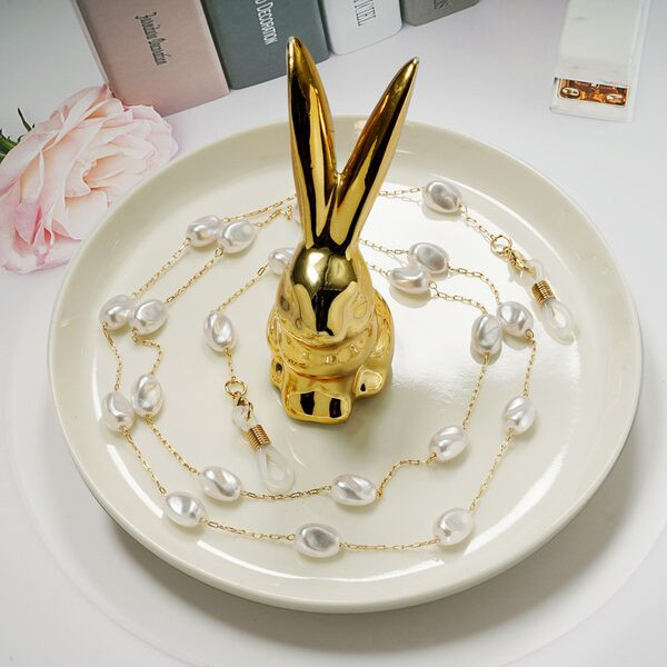 Szemüveglánc gyöngyökkel