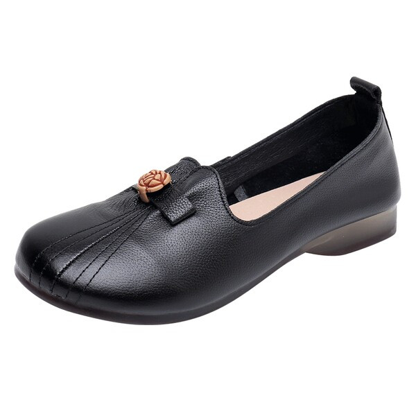 Ādas mokasīnu noapaļots modelis ar rožu rotājumu sievietēm