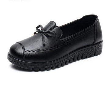 Sieviešu mokasīnu ikdienas modelis ar lentīti