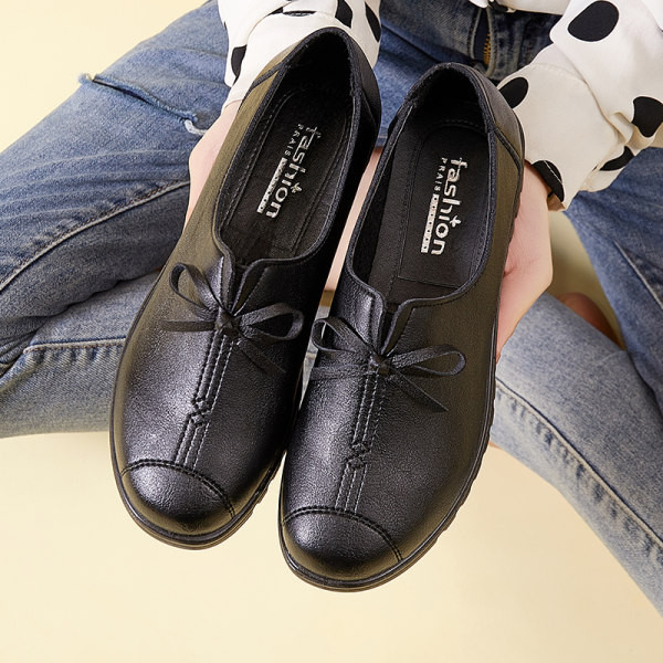 Sieviešu mokasīnu ikdienas modelis ar lentīti