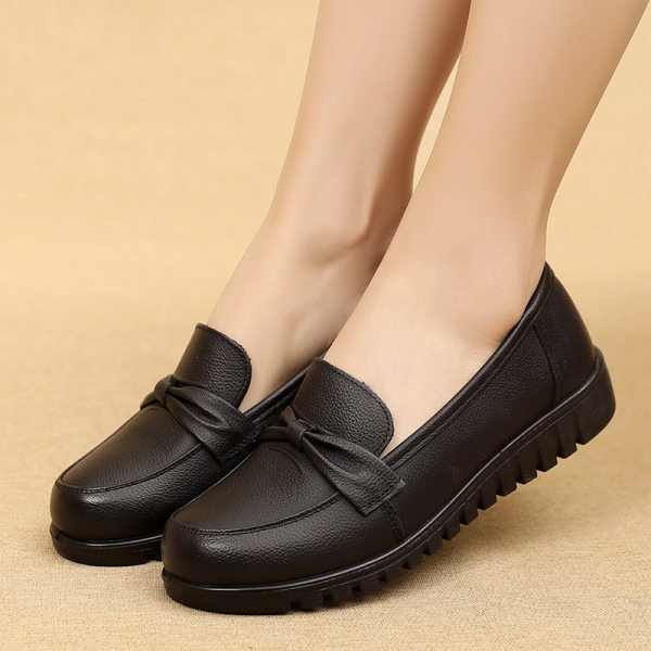 Γυναικεία μοκασίνια από οικολογικό δέρμα με επίπεδη σόλα