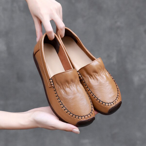 Sieviešu mokasīni ar plakanu zoli ikdienas modeli