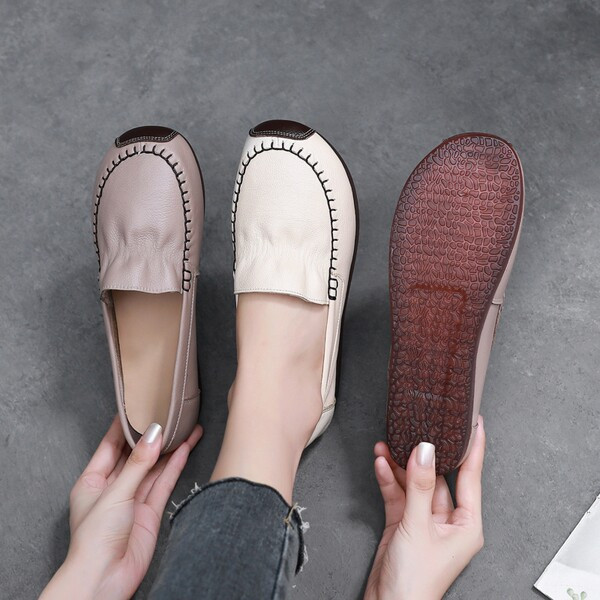 Sieviešu mokasīni ar plakanu zoli ikdienas modeli