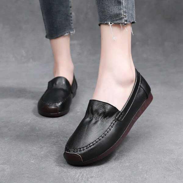 Sieviešu mokasīni ar plakanu zoli ikdienas modeli