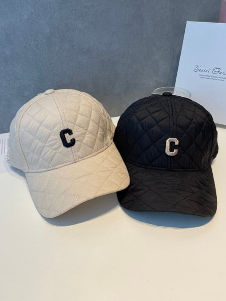 Női baseball sapka hímzéssel - többféle színben