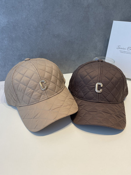 Női baseball sapka hímzéssel - többféle színben