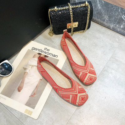 Női alkalmi naplopók hímzéssel