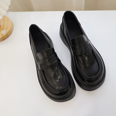 Ženske kožne mokasine u dvije boje