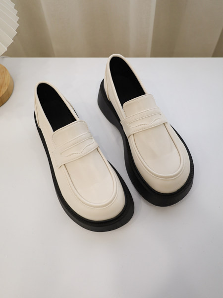 Ženske kožne mokasine u dvije boje