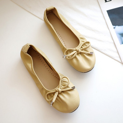 Női mokaszin szalaggal, két színben