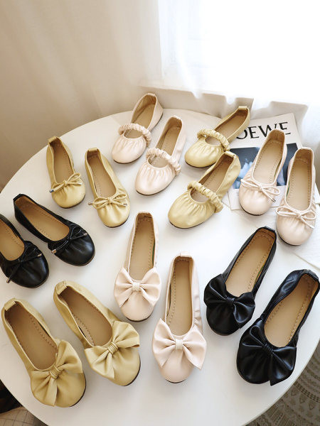 Női bőr mokaszin 3D szalaggal