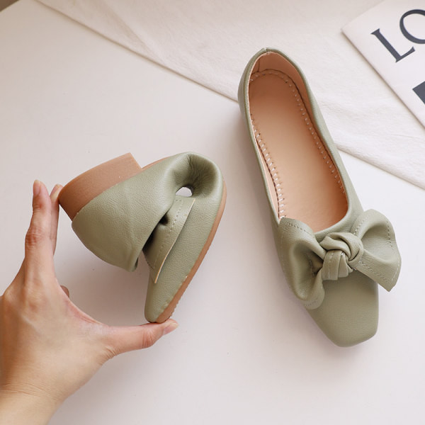 Γυναικεία μοκασίνια από οικολογικό δέρμα με κορδέλα και σχήμα τετράγωνη μύτη