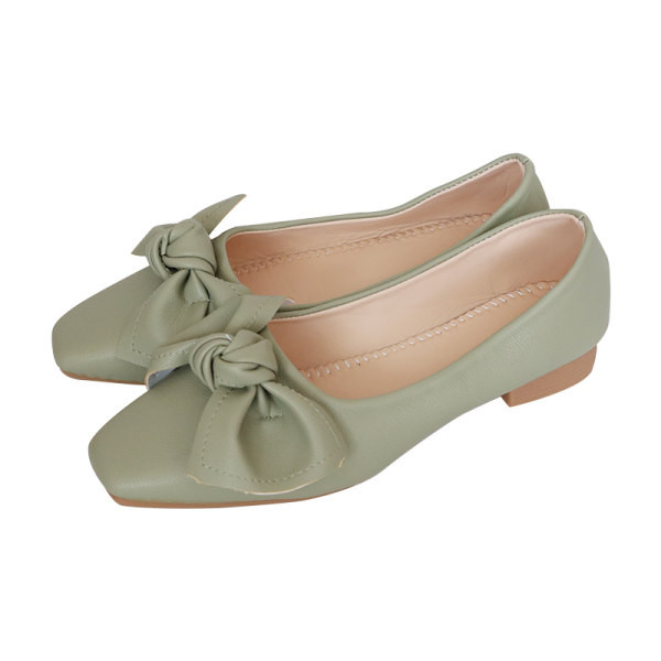 Γυναικεία μοκασίνια από οικολογικό δέρμα με κορδέλα και σχήμα τετράγωνη μύτη