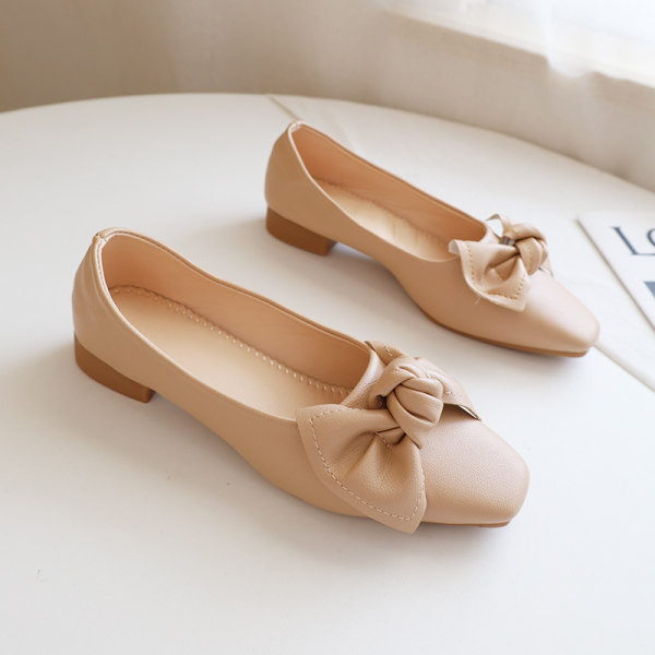 Γυναικεία μοκασίνια από οικολογικό δέρμα με κορδέλα και σχήμα τετράγωνη μύτη