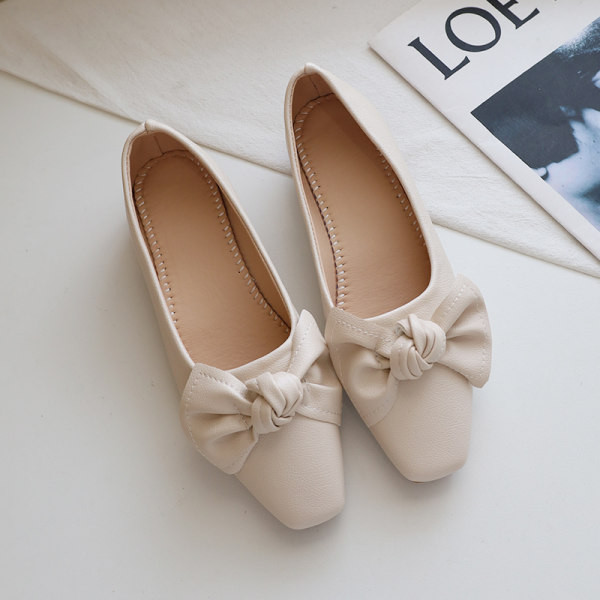 Γυναικεία μοκασίνια από οικολογικό δέρμα με κορδέλα και σχήμα τετράγωνη μύτη