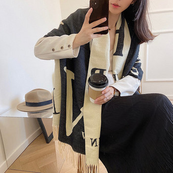 Модерен дамски шал с ресни-кафяв и черен цвят