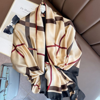 Кариран дамски шал подходящ за пролет и есен