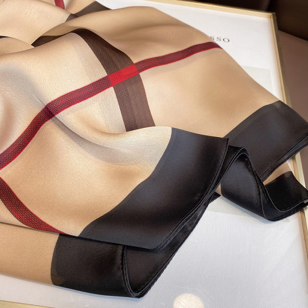 Rudens sieviešu šalle piemērota pavasarim un rudenim