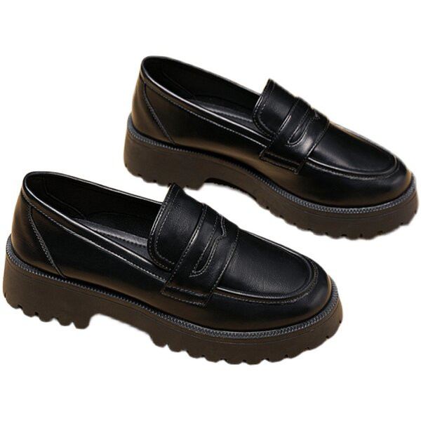 Sieviešu ādas mokasīni - tīrs modelis