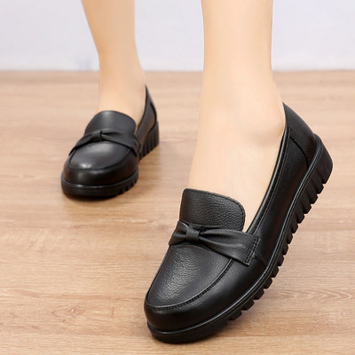 Sieviešu ādas neslīdoši mokasīni