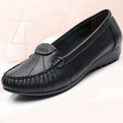 Γυναικεία μοκασίνια από οικολογικό δέρμα σε δύο χρώματα