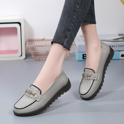 Γυναικεία έκο δερμάτινα μοκασίνια με αγκράφα