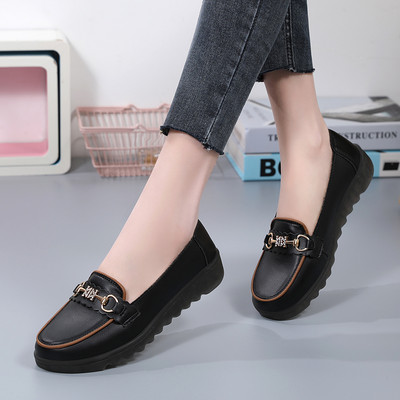 Γυναικεία έκο δερμάτινα μοκασίνια με αγκράφα