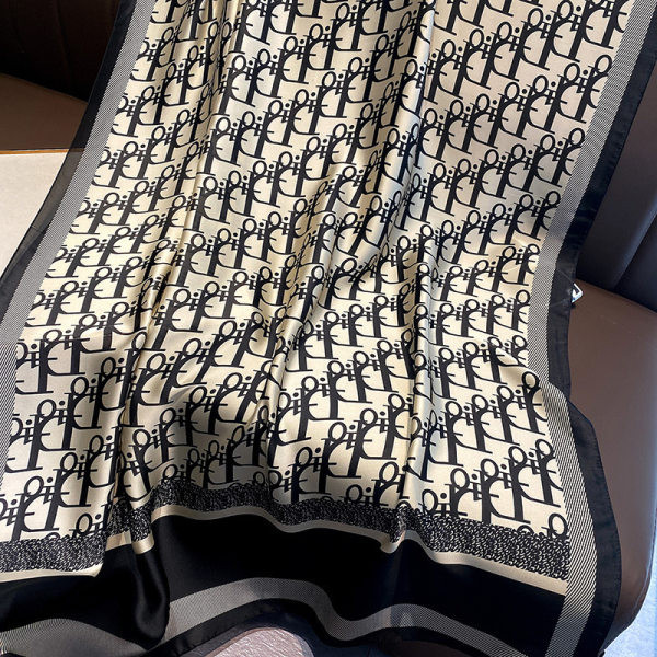 Μοντέρνο γυναικείο κασκόλ με μοτίβο - πολλά μοντέλα