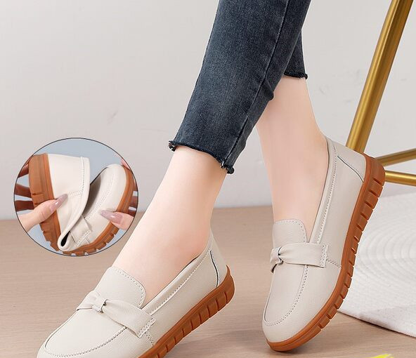 Γυναικεία μοκασίνια σε δύο χρώματα