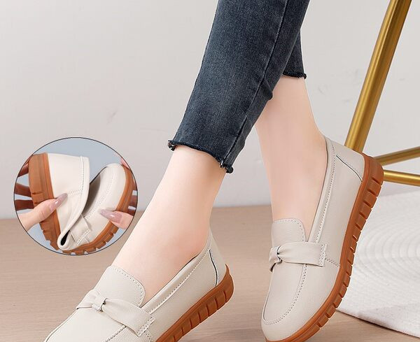 Sieviešu mokasīni no eko ādas ar dekoratīvu lentīti