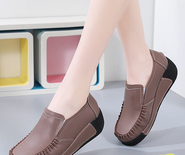 Sieviešu ikdienas mokasīna apavi no eko ādas