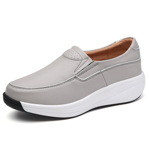 Sieviešu mokasīna tipa apavi no eko ādas ar platformu