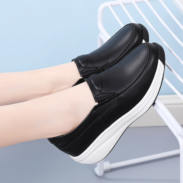 Sieviešu mokasīna tipa apavi no eko ādas ar platformu