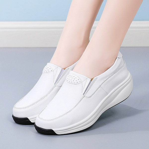 Sieviešu mokasīna tipa apavi no eko ādas ar platformu