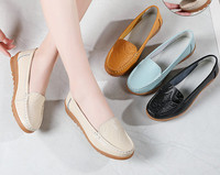 Sieviešu ādas klaipi ar plakanu zoli