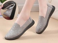 Sieviešu mokasīni ar 3D elementiem