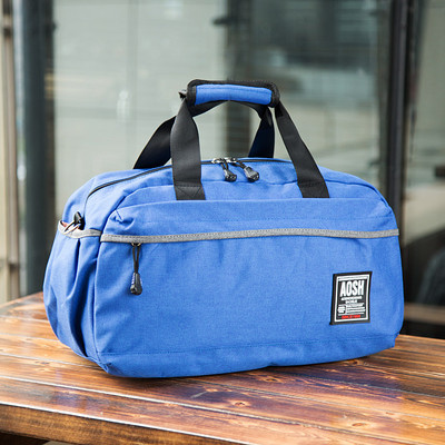 Utazási kézipoggyász cipzárral