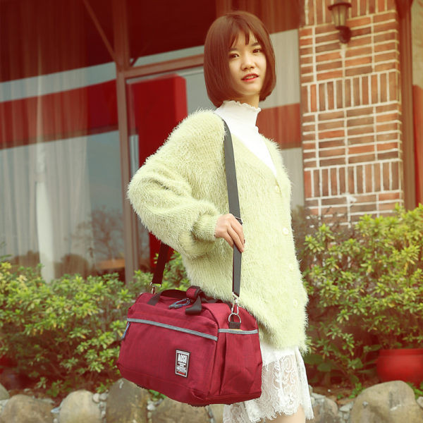 Utazási kézipoggyász cipzárral