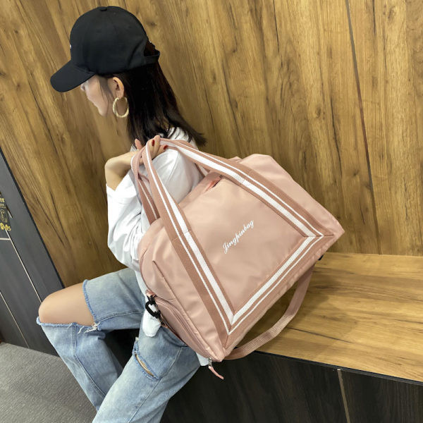 Sporta modeļa pārnēsājama ceļojumu soma ar plecu siksnu